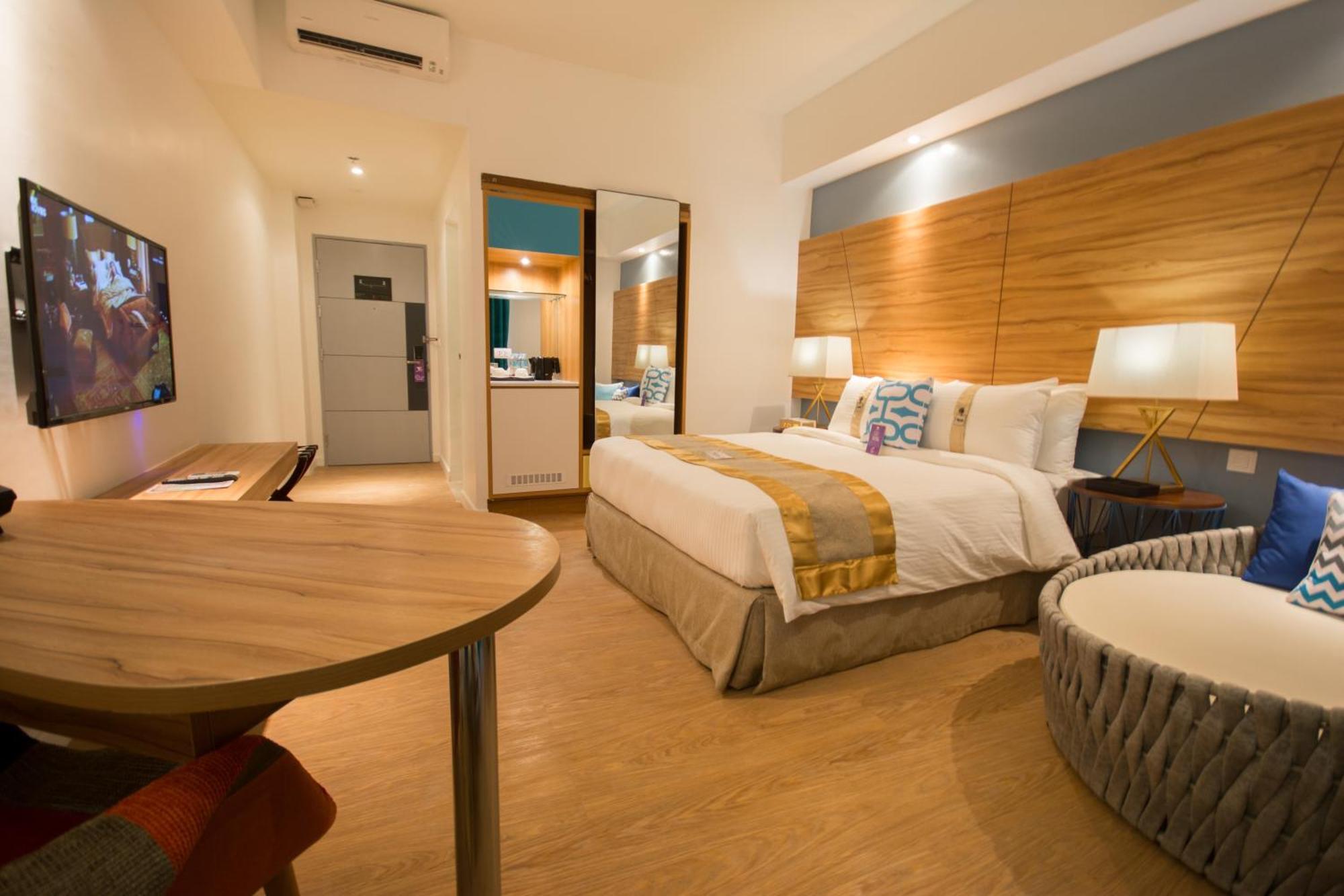 Ferra And Garden Hotel 3*